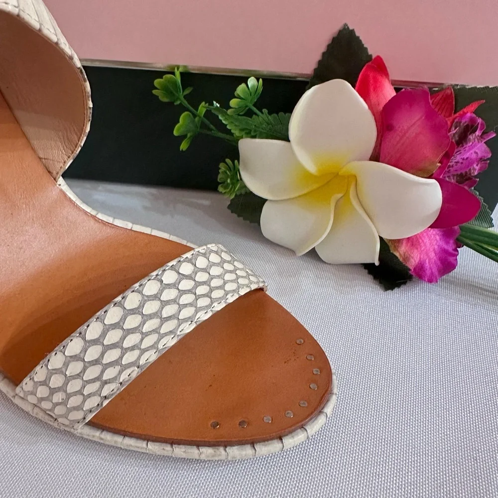 VINCE CAMUTO by Vero Cuoio "Pikora" Snakeskin Heels - Size 6.5 - Picture 6 of 10